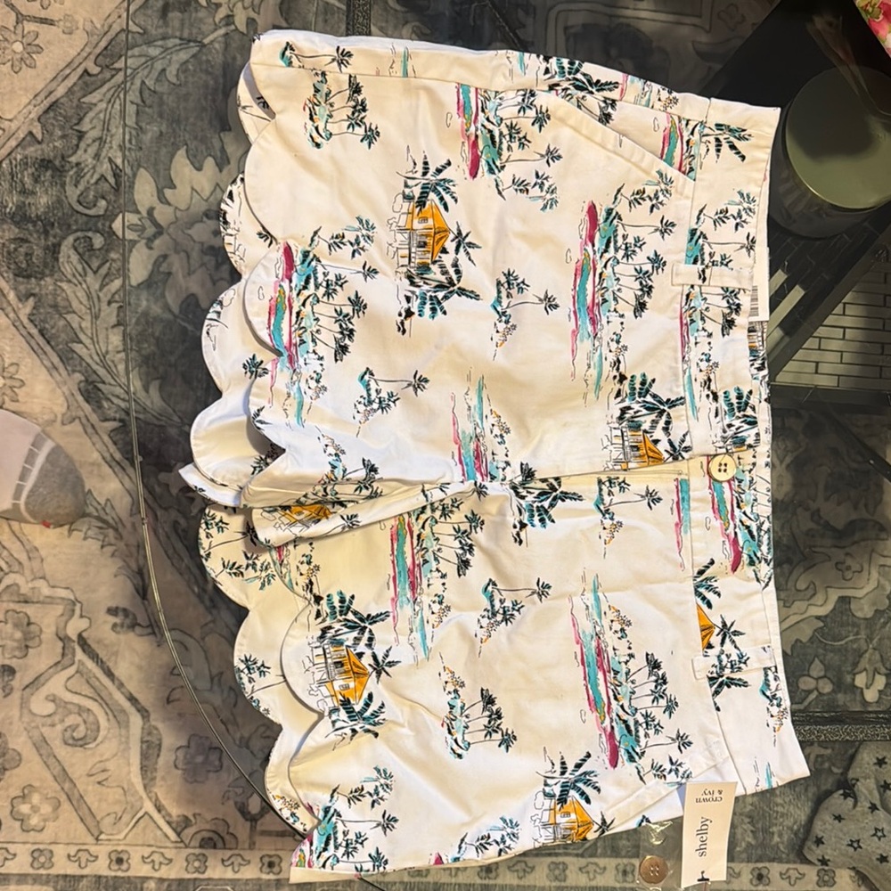 Crown & Ivy White High Waist Shorts with Scalloped Hem